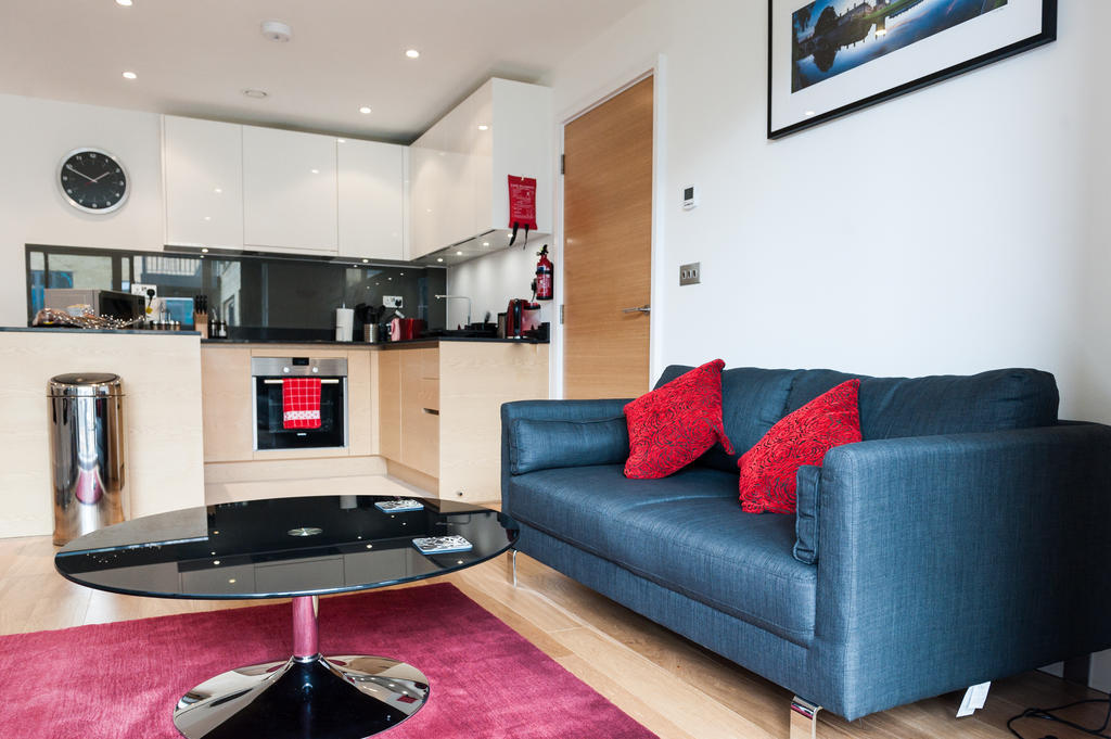 Camstay Riverside CBG Room photo